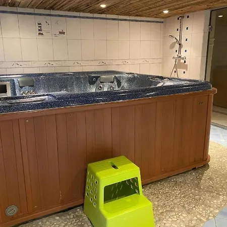 Gite-et-bien-etre, De Luxe Avec Piscine Privee Proche Du Centre De Et Du Circuit Grand Prix F1 De Francorchamps * Sart-lez-Spa